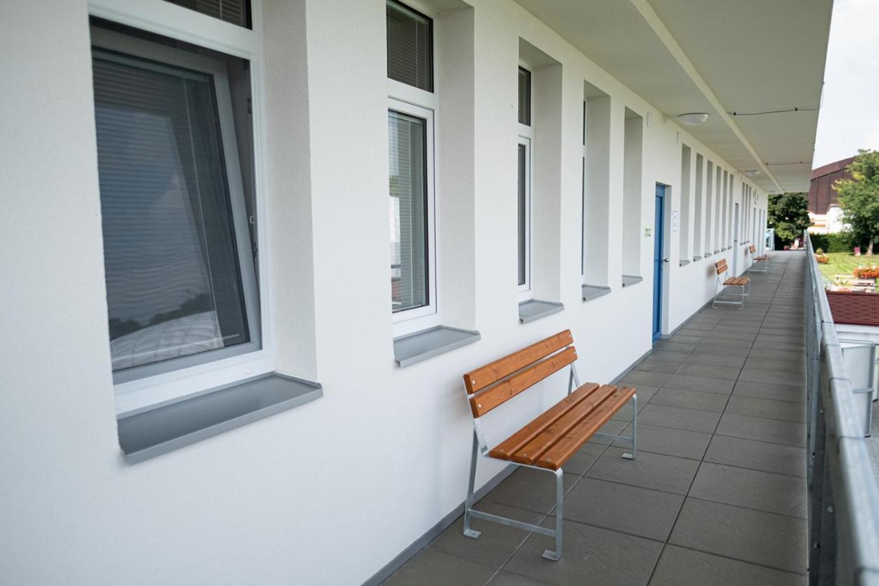 Ubytovna A Cykloubytovna Koupaliste Kadan Exterior photo